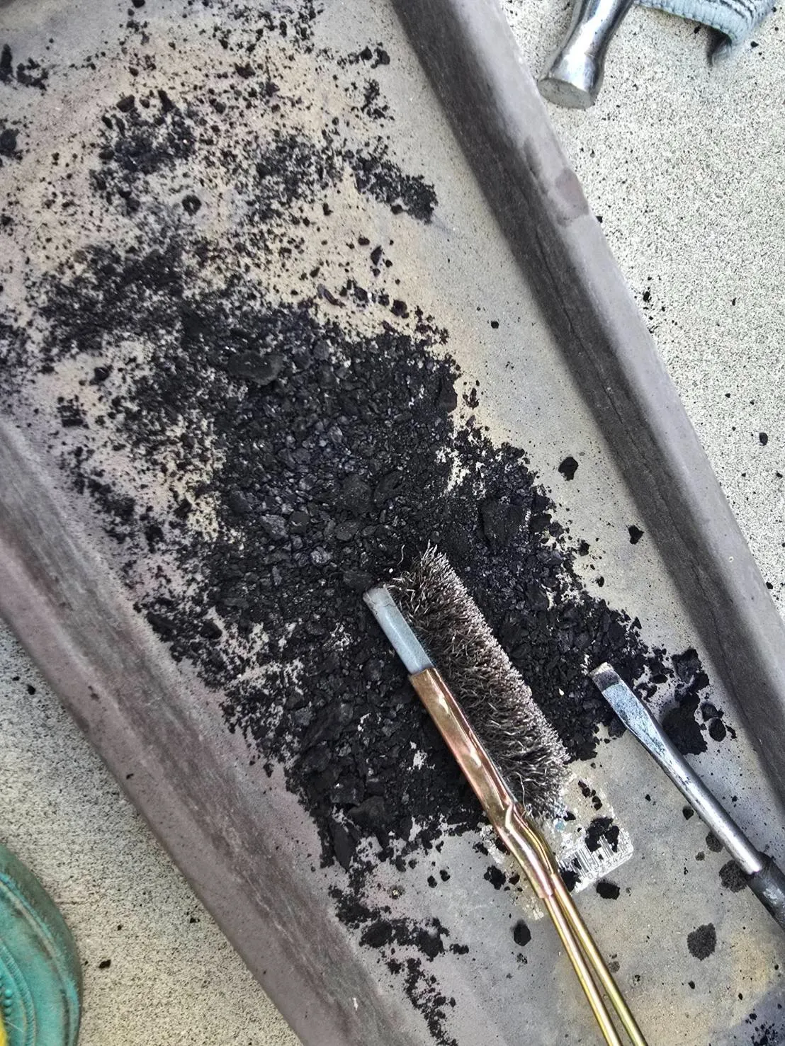 ハイエースDPF洗浄:煤とアッシュのちがい